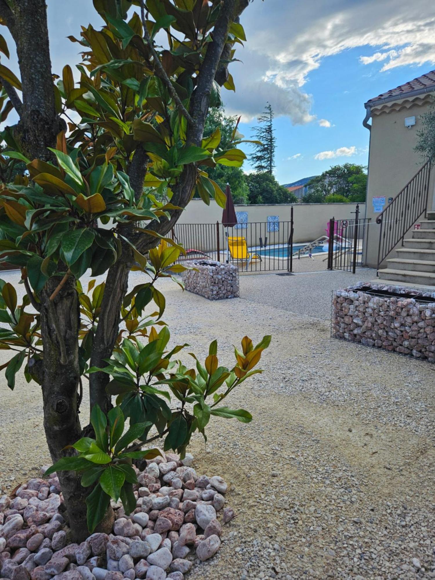Le Rubiz Apartment La Coucourde Exterior foto